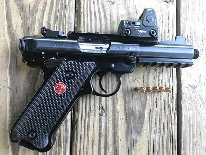 A good pistol reflex sight attached to a 22 caliber pistol